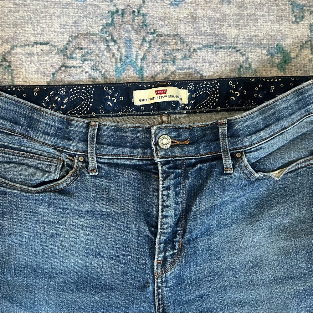 Levi's Women's Jeans - Picture 2 of 8